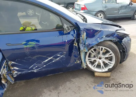 2021 Tesla Model Y Long Range Dual Motor All-Wheel Drive z USA, uszkodzony, nr VIN 5YJYGAEE5MF232691